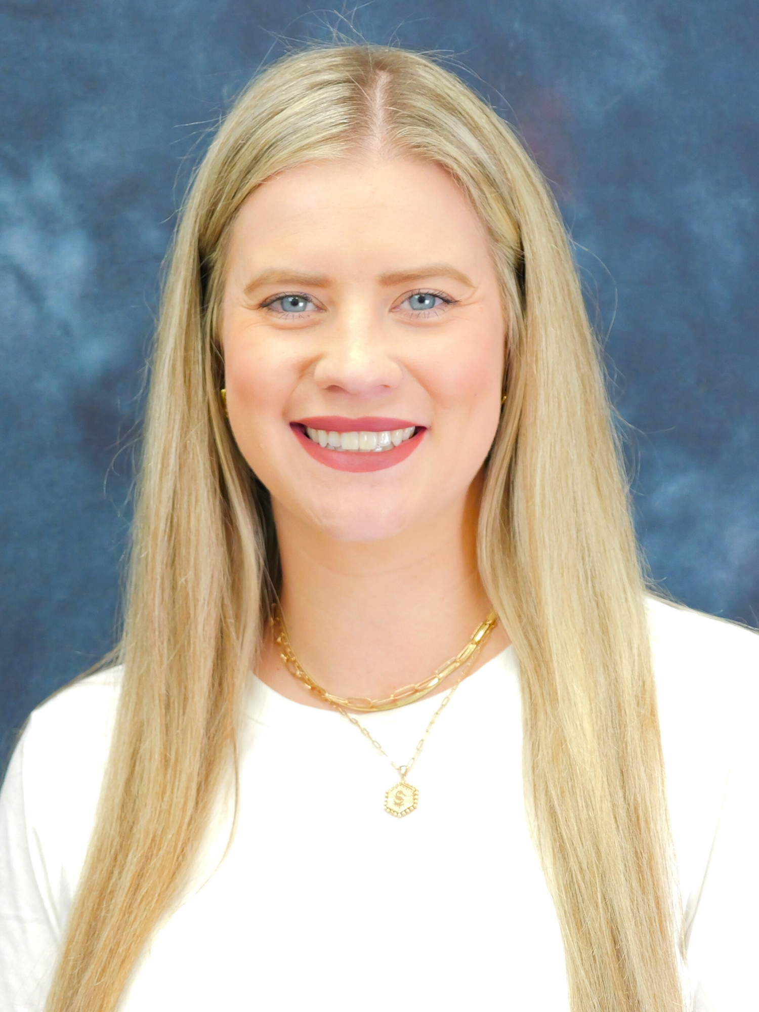 Headshot of Sarah Tillis APRN at Palms Medical Group